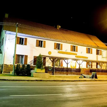 U Přístavu Pomezi nad Ohri