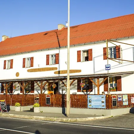 U Přístavu Pomezi nad Ohri